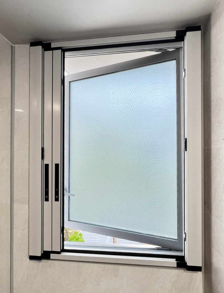 Blinds and insect mesh in Retractable system installed on a single panel window.